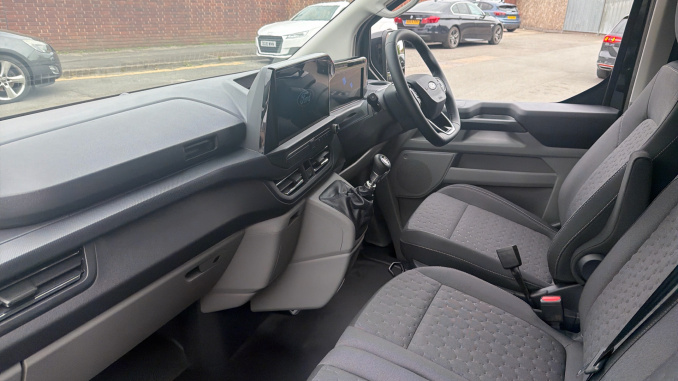 Ford Transit Custom 280 L2 Diesel Fwd 2.0 EcoBlue 136ps H1 Van Limited - Image 13